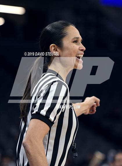 Thumbnail 3 in McFarland vs. Oakland (CIF State D3 Final) photogallery.