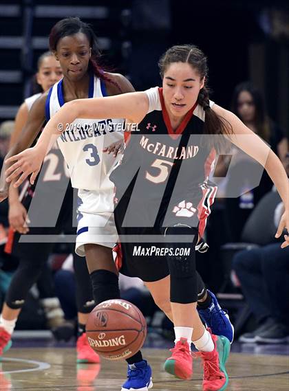Thumbnail 2 in McFarland vs. Oakland (CIF State D3 Final) photogallery.