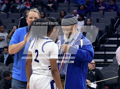 Thumbnail 3 in McFarland vs. Oakland (CIF State D3 Final) photogallery.