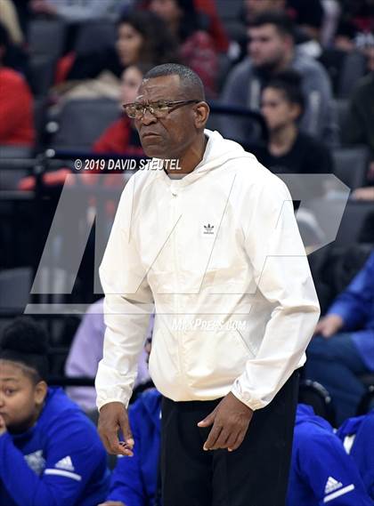 Thumbnail 2 in McFarland vs. Oakland (CIF State D3 Final) photogallery.