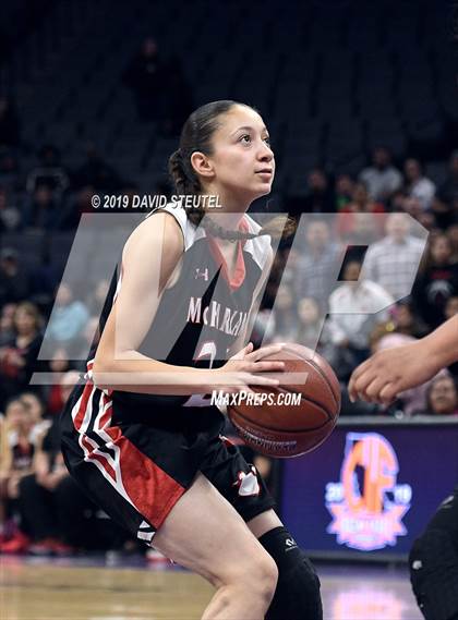 Thumbnail 3 in McFarland vs. Oakland (CIF State D3 Final) photogallery.