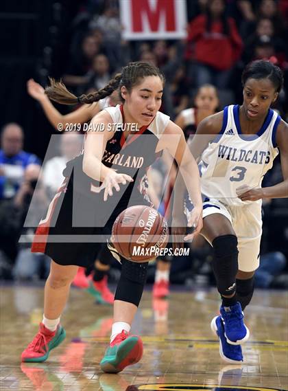 Thumbnail 3 in McFarland vs. Oakland (CIF State D3 Final) photogallery.