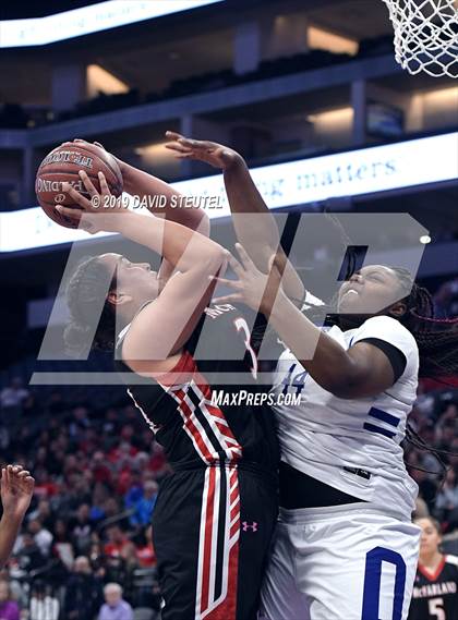 Thumbnail 1 in McFarland vs. Oakland (CIF State D3 Final) photogallery.