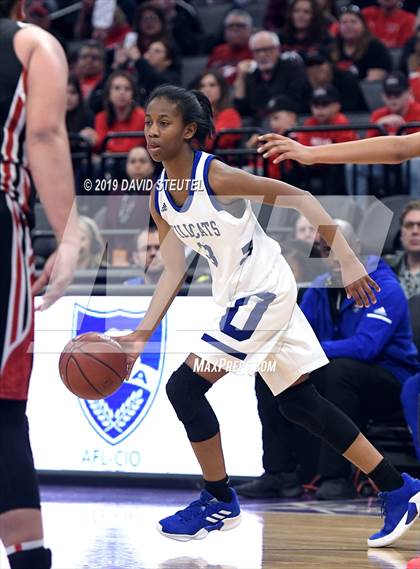 Thumbnail 3 in McFarland vs. Oakland (CIF State D3 Final) photogallery.