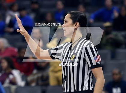 Thumbnail 3 in McFarland vs. Oakland (CIF State D3 Final) photogallery.