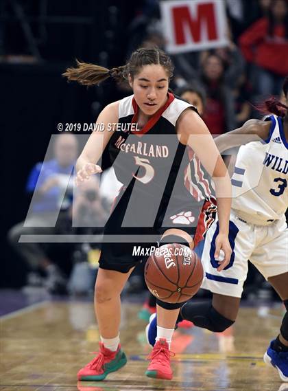 Thumbnail 2 in McFarland vs. Oakland (CIF State D3 Final) photogallery.