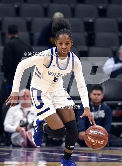 Thumbnail 2 in McFarland vs. Oakland (CIF State D3 Final) photogallery.