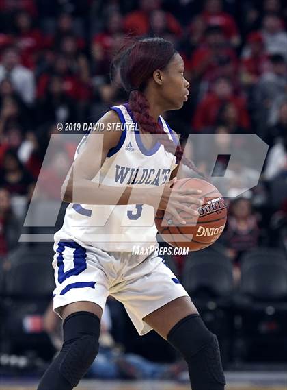 Thumbnail 3 in McFarland vs. Oakland (CIF State D3 Final) photogallery.