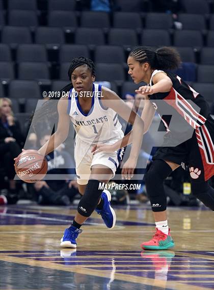 Thumbnail 2 in McFarland vs. Oakland (CIF State D3 Final) photogallery.