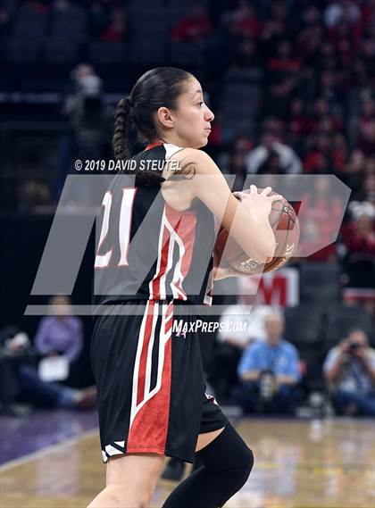 Thumbnail 2 in McFarland vs. Oakland (CIF State D3 Final) photogallery.