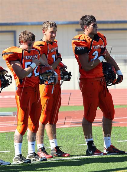 Thumbnail 3 in Fruitland vs. Casa Roble (Football for Families) photogallery.
