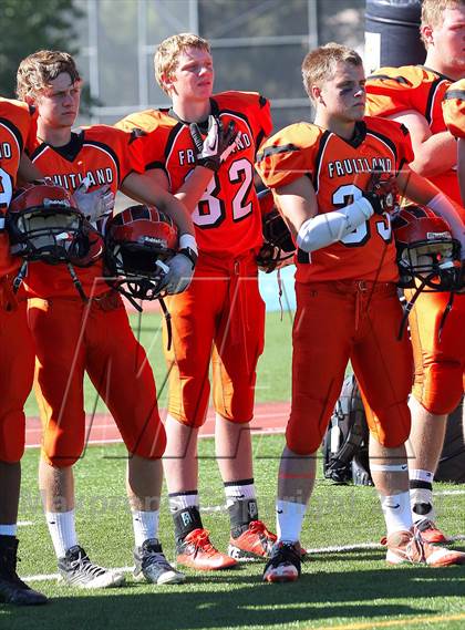 Thumbnail 2 in Fruitland vs. Casa Roble (Football for Families) photogallery.