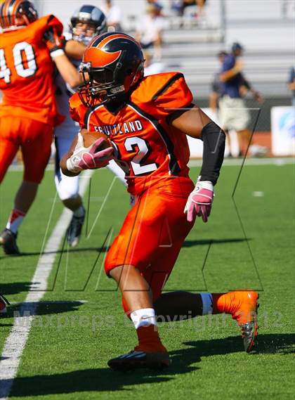 Thumbnail 2 in Fruitland vs. Casa Roble (Football for Families) photogallery.