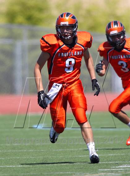 Thumbnail 2 in Fruitland vs. Casa Roble (Football for Families) photogallery.