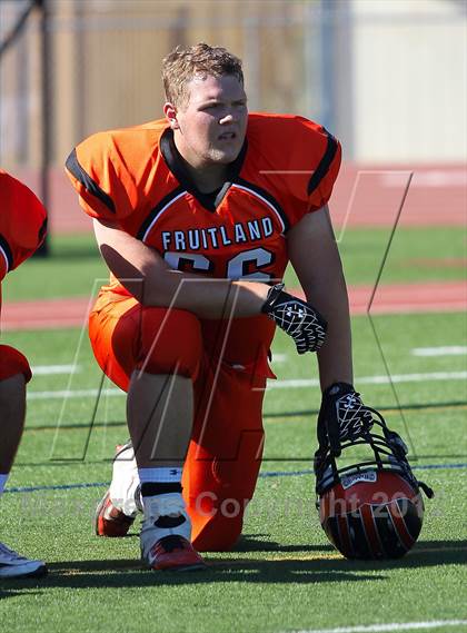 Thumbnail 3 in Fruitland vs. Casa Roble (Football for Families) photogallery.