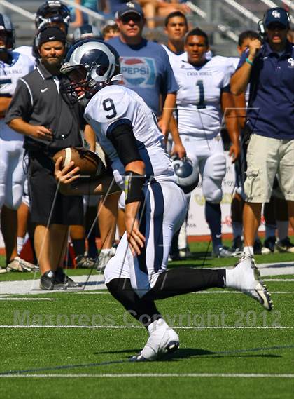 Thumbnail 1 in Fruitland vs. Casa Roble (Football for Families) photogallery.