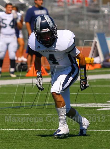 Thumbnail 3 in Fruitland vs. Casa Roble (Football for Families) photogallery.