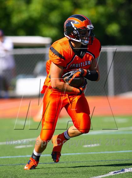 Thumbnail 2 in Fruitland vs. Casa Roble (Football for Families) photogallery.