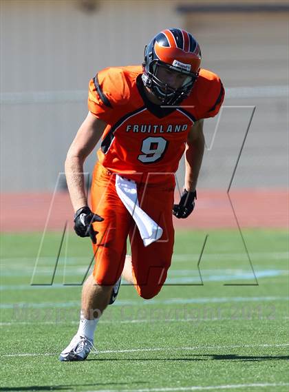 Thumbnail 1 in Fruitland vs. Casa Roble (Football for Families) photogallery.