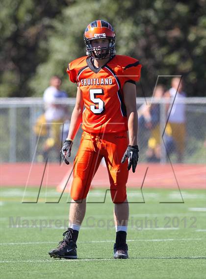 Thumbnail 3 in Fruitland vs. Casa Roble (Football for Families) photogallery.