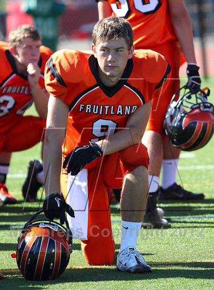 Thumbnail 2 in Fruitland vs. Casa Roble (Football for Families) photogallery.