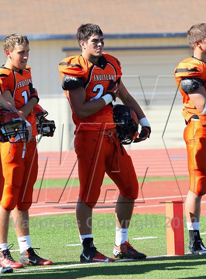 Thumbnail 1 in Fruitland vs. Casa Roble (Football for Families) photogallery.