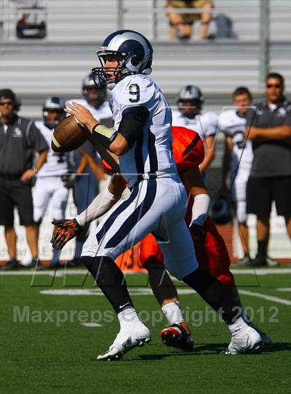 Thumbnail 2 in Fruitland vs. Casa Roble (Football for Families) photogallery.