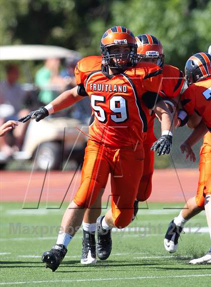 Thumbnail 1 in Fruitland vs. Casa Roble (Football for Families) photogallery.