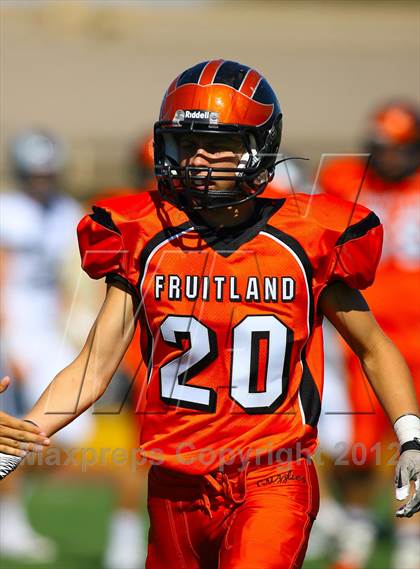 Thumbnail 2 in Fruitland vs. Casa Roble (Football for Families) photogallery.