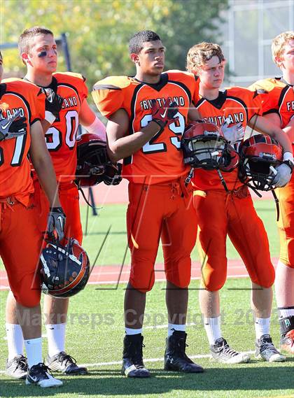 Thumbnail 3 in Fruitland vs. Casa Roble (Football for Families) photogallery.