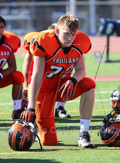 Thumbnail 3 in Fruitland vs. Casa Roble (Football for Families) photogallery.