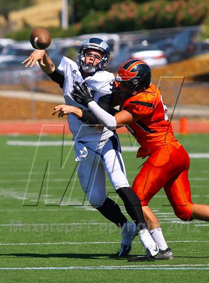 Thumbnail 1 in Fruitland vs. Casa Roble (Football for Families) photogallery.