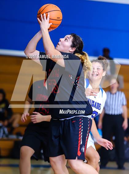 Thumbnail 2 in Palisades vs. Arleta (El Camino Real Holiday Tournament) photogallery.