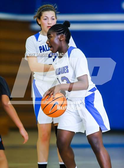Thumbnail 3 in Palisades vs. Arleta (El Camino Real Holiday Tournament) photogallery.