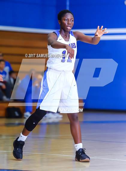 Thumbnail 2 in Palisades vs. Arleta (El Camino Real Holiday Tournament) photogallery.