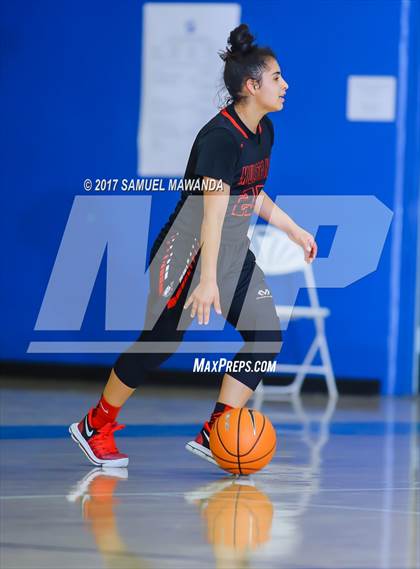 Thumbnail 2 in Palisades vs. Arleta (El Camino Real Holiday Tournament) photogallery.