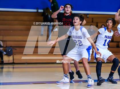 Thumbnail 2 in Palisades vs. Arleta (El Camino Real Holiday Tournament) photogallery.