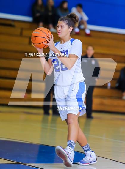 Thumbnail 3 in Palisades vs. Arleta (El Camino Real Holiday Tournament) photogallery.
