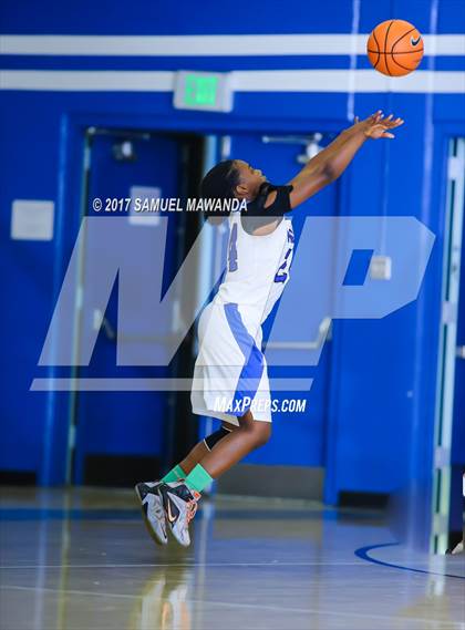 Thumbnail 1 in Palisades vs. Arleta (El Camino Real Holiday Tournament) photogallery.