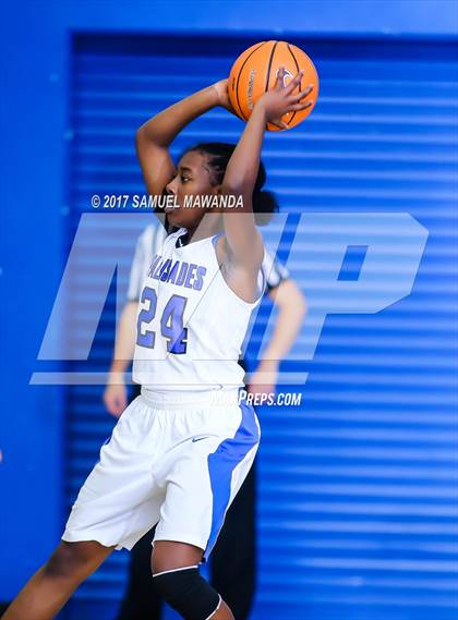 Thumbnail 1 in Palisades vs. Arleta (El Camino Real Holiday Tournament) photogallery.