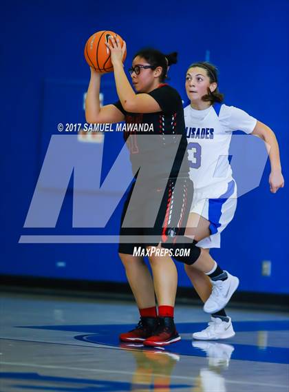 Thumbnail 2 in Palisades vs. Arleta (El Camino Real Holiday Tournament) photogallery.