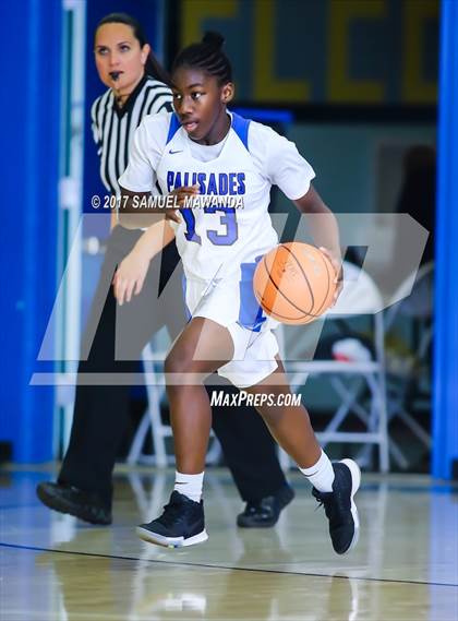 Thumbnail 2 in Palisades vs. Arleta (El Camino Real Holiday Tournament) photogallery.