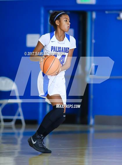 Thumbnail 1 in Palisades vs. Arleta (El Camino Real Holiday Tournament) photogallery.