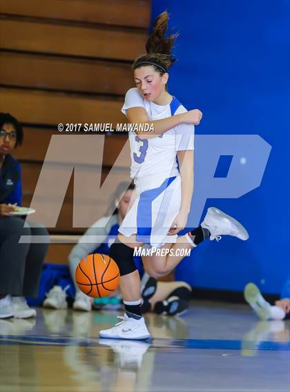 Thumbnail 1 in Palisades vs. Arleta (El Camino Real Holiday Tournament) photogallery.