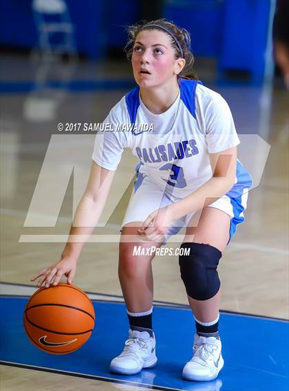 Thumbnail 3 in Palisades vs. Arleta (El Camino Real Holiday Tournament) photogallery.