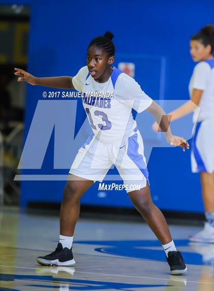 Thumbnail 2 in Palisades vs. Arleta (El Camino Real Holiday Tournament) photogallery.