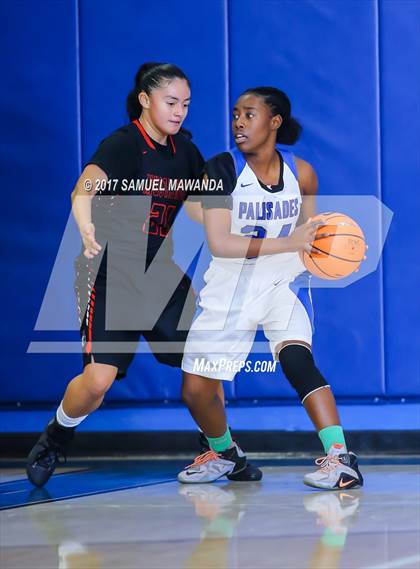 Thumbnail 1 in Palisades vs. Arleta (El Camino Real Holiday Tournament) photogallery.