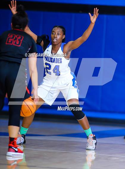 Thumbnail 1 in Palisades vs. Arleta (El Camino Real Holiday Tournament) photogallery.