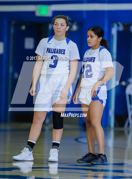 Thumbnail 1 in Palisades vs. Arleta (El Camino Real Holiday Tournament) photogallery.