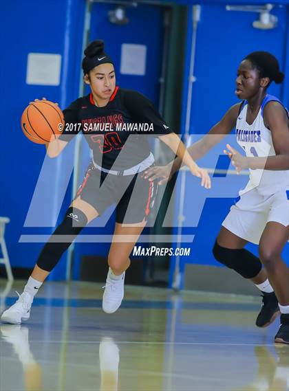Thumbnail 2 in Palisades vs. Arleta (El Camino Real Holiday Tournament) photogallery.